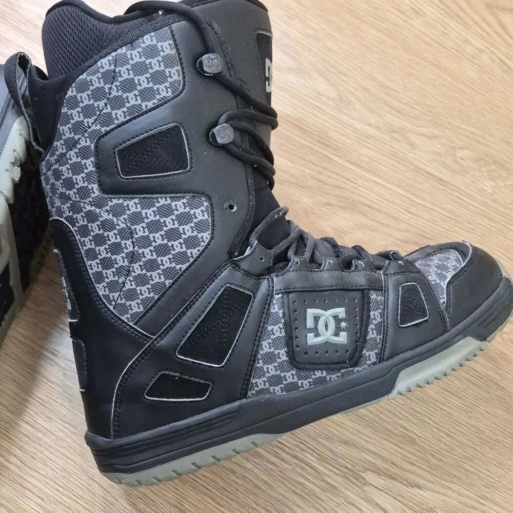 DC Phase 09 Snowboard Boots Mens 14 Black Gray Check Lace Up 2009 DC Logo READ